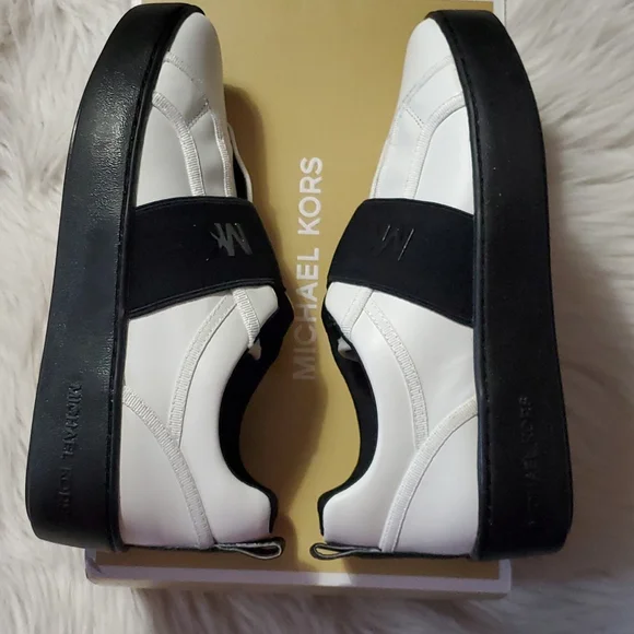 Michael Kors leather sneakers - Picture 6 of 9